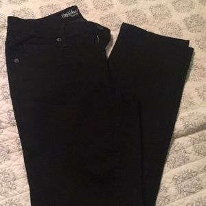 Mossimo Black Jeans. Mid-rise Straight. Size 6.